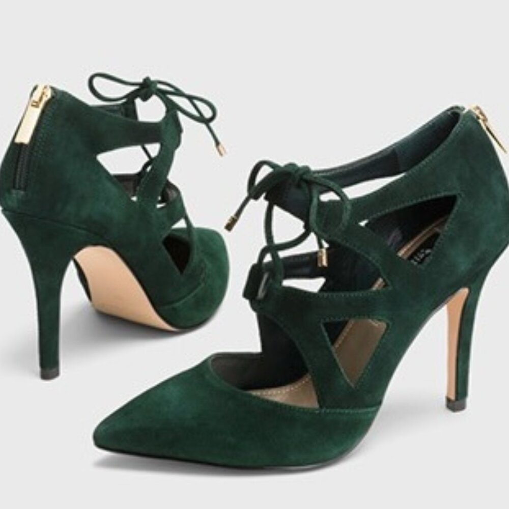 White House Black Market Delphine Heel. Emerald green suede. Size 8